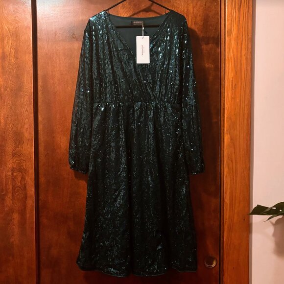 Green Sequined Dress size 14/16 NWT - Picture 2 of 2